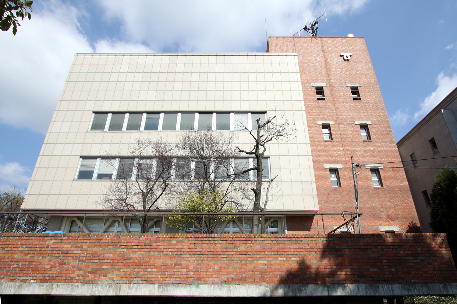 神戸市立中央図書館耐震補強他改修工事